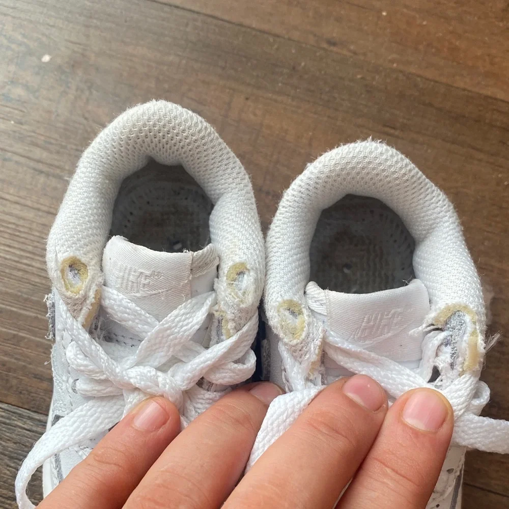 Bundle Nike and Crocs Kids' Blue Clogs and White Sneakers - Picture 14 of 16